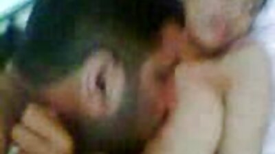 الزوج الجلوس على الأريكة والمتعة مع بعضها البعض فيديوهات سكس رومانسيه هنا