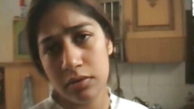 فتاة لطيفة مع زوج من مقاطع سكس رومانسيه الثدي يحصل الديك أنها يشتهي