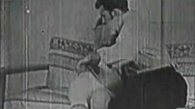 مفلس سكسيرومانسيه الهواة فتاة يحصل سحق بحماس خارج